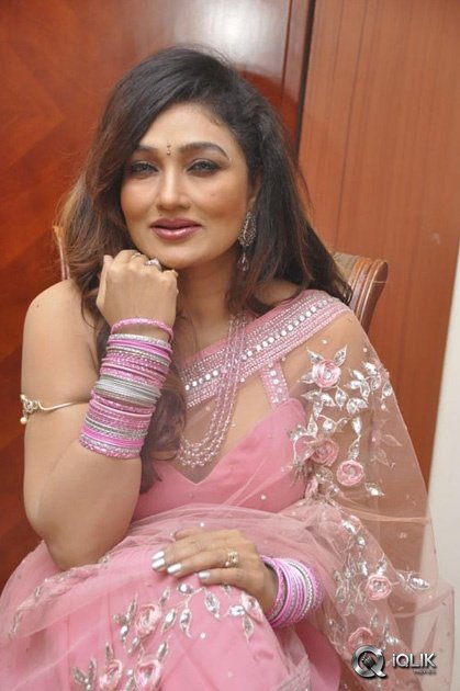 Ramya-Sri-at-O-Malli-Movie-Success-Meet